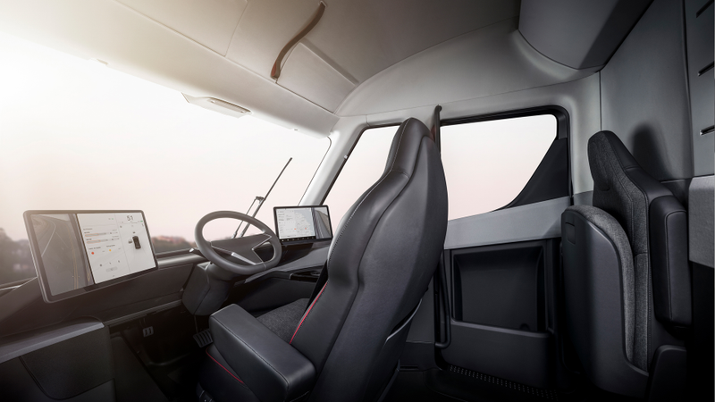 Illustration for article titled The Tesla Semi Truck Will Go 0-60 In 5 Seconds With A Claimed 500-Mile Range